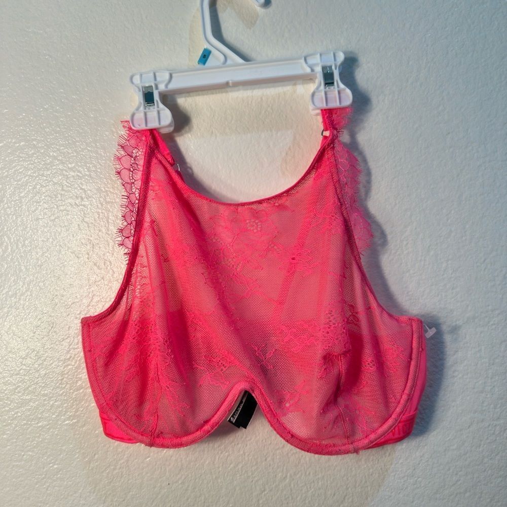 VICTORIA’S SECRET - Picture 4 of 5